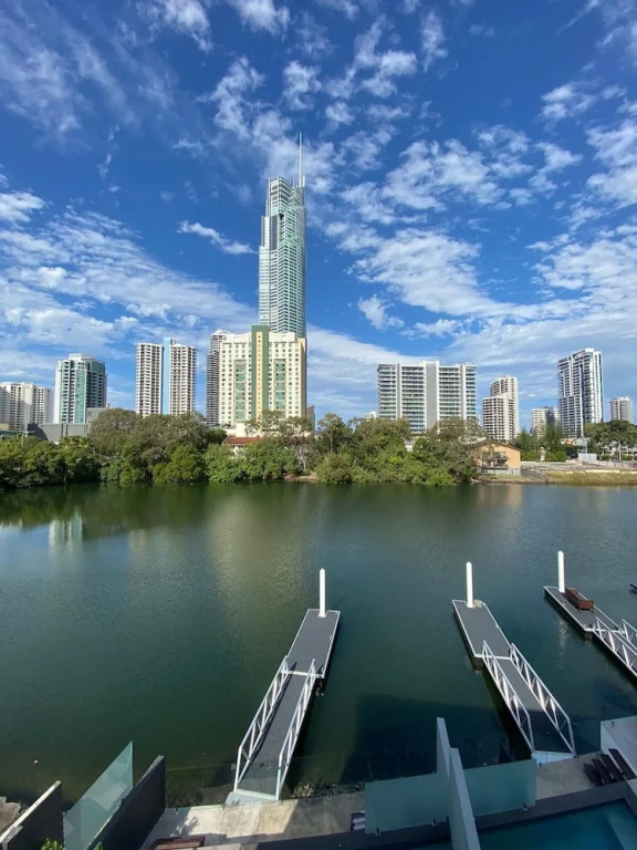 Gold Coast Private Villas - Waterfront Villas
