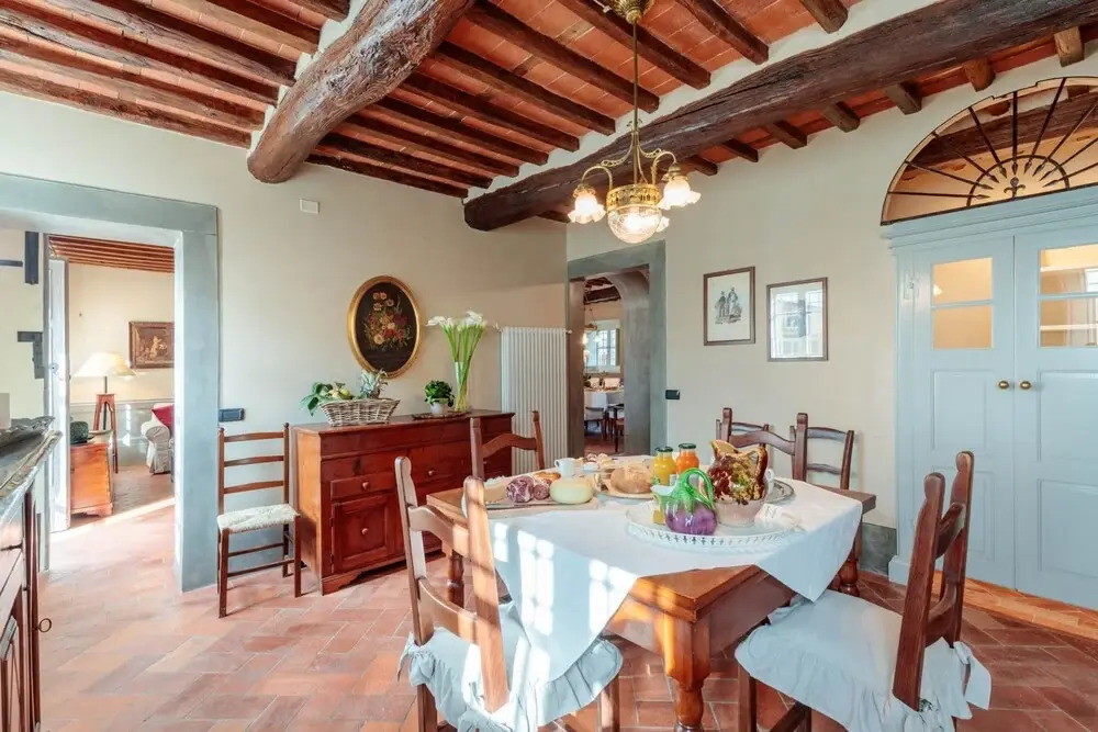 Villa Brunetta, Discover your Modern but Traditional Villa in Lucca