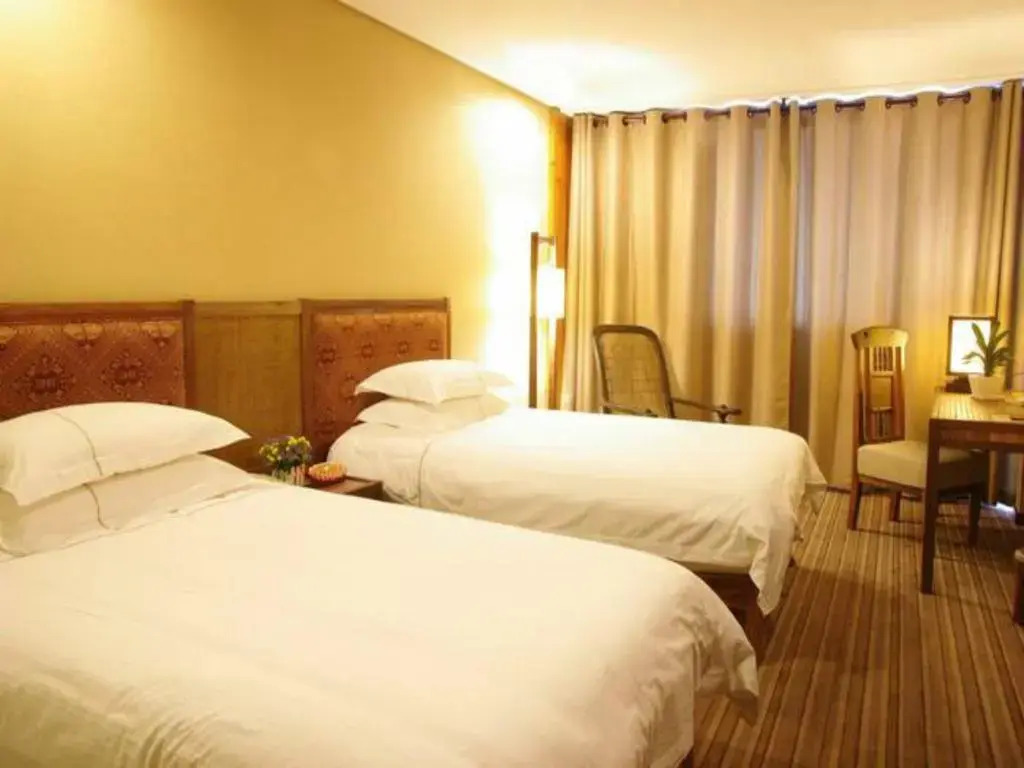 Sunshine 100 You Tan Hotel