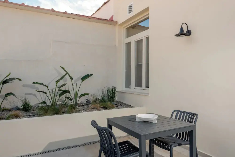 Amara Luxury Suites With Private Hot Tub