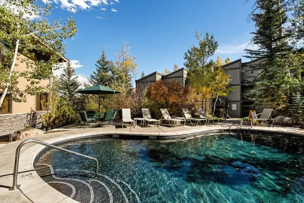 60 Fall Lane Sonnenblick #3 4 Bedroom Townhouse by RedAwning