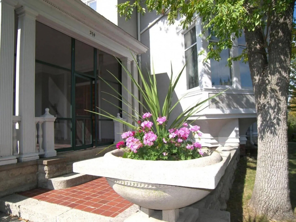 Alexander Mansion Bed and Breakfast