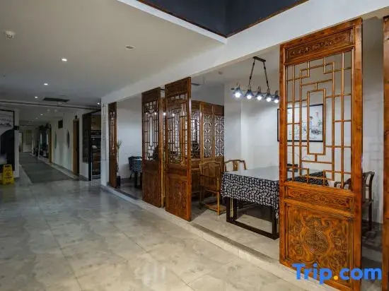 Manshe Hotel (Chongqing Haitangxi Metro Station Store)