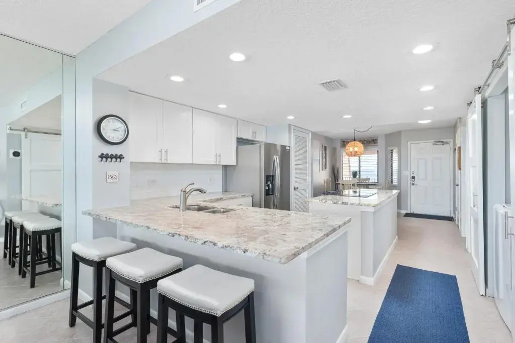 Windjammer 403, 2 Bedrooms, 4th Floor, Ocean Front, Elevator, Sleeps 6