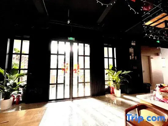 Shanghai Dream Home Hostel (Fudan Pediatric Hospital Lianhua Road Subway Station)