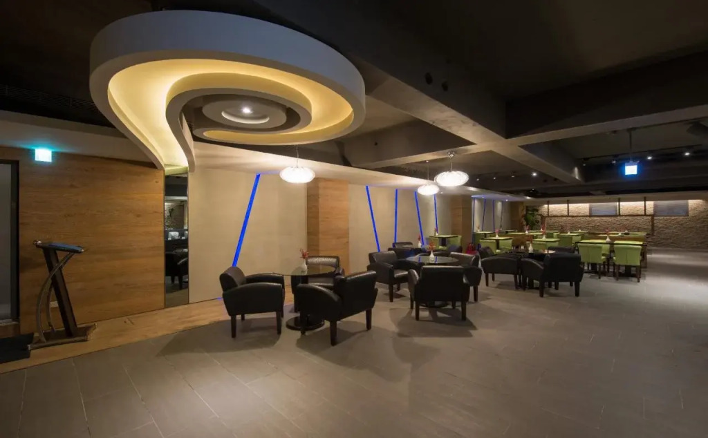 Simple + Hotel