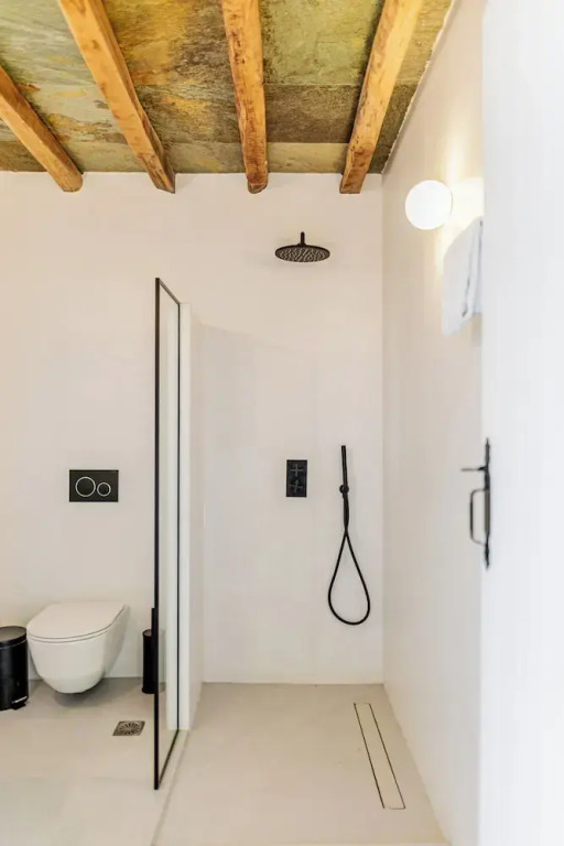 Makarias Traditional Luxury Villas