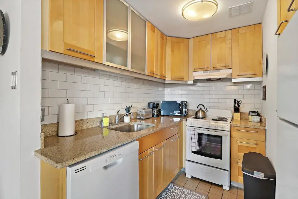 Explore this 2BR Apt - Blackwood rep