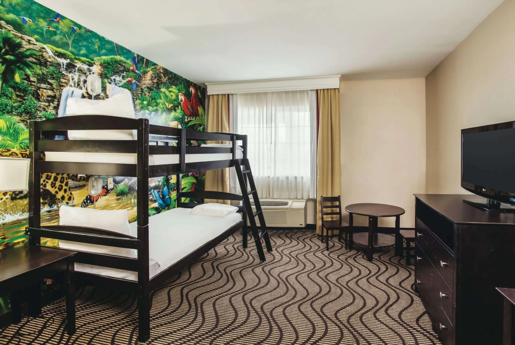 La Quinta by Wyndham Carlsbad - Legoland Area