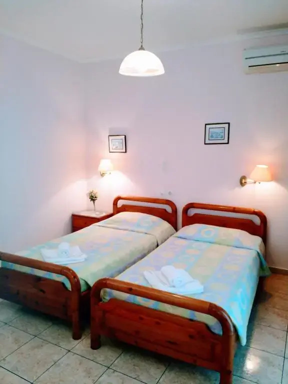 spiros maria studios