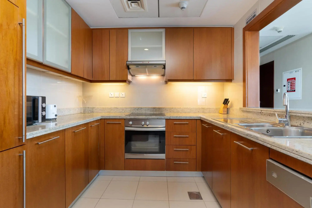 1BR Apt Top Floor Burj Sea Views Downtown