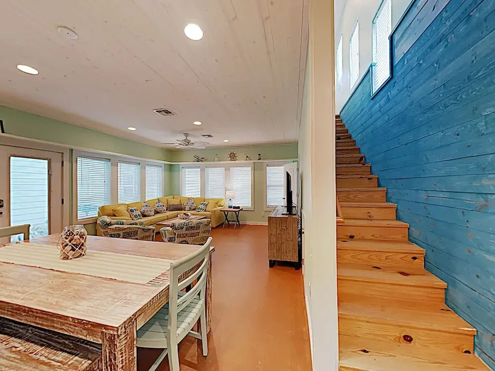 318 S Station Street Condo #4 4 Bedrooms 2.5 Bathrooms Condo