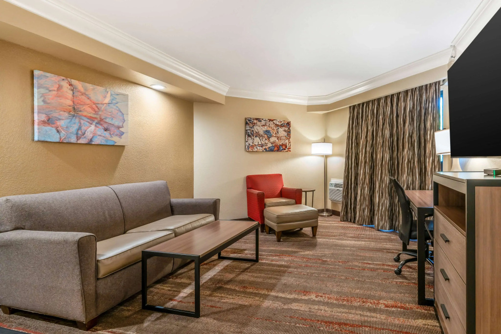 Best Western Plus Wine Country Inn & Suites