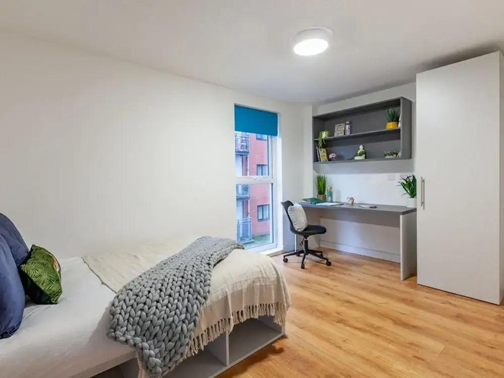 Rooms & Studios for STUDENTS Only BOLTON