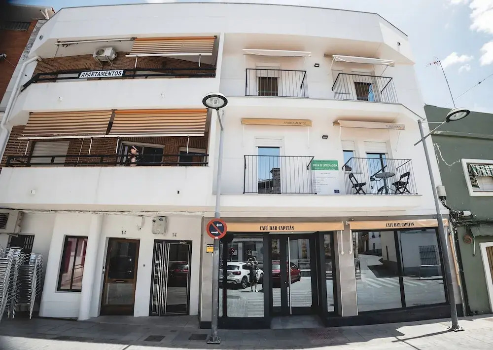 Apartamentos Turísticos Capitán Orellana