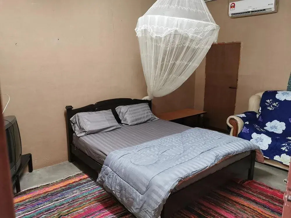BOBI's Cafe Backpackers Hostel