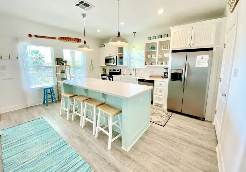 #justawavin' 3 Bedroom Home by RedAwning