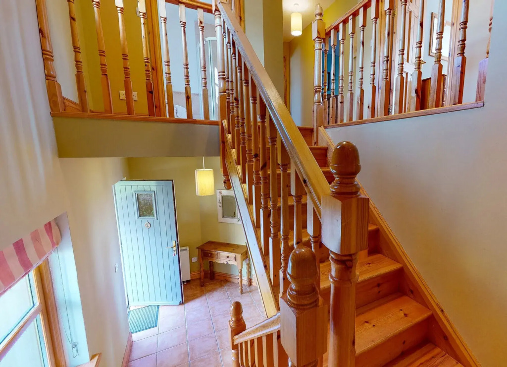 Dingle Courtyard Cottages 2 Bed Sleeps 4