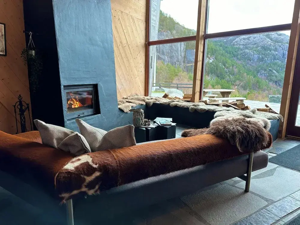 Preikestolen Hotel & BaseCamp - Preikestolen trailhead