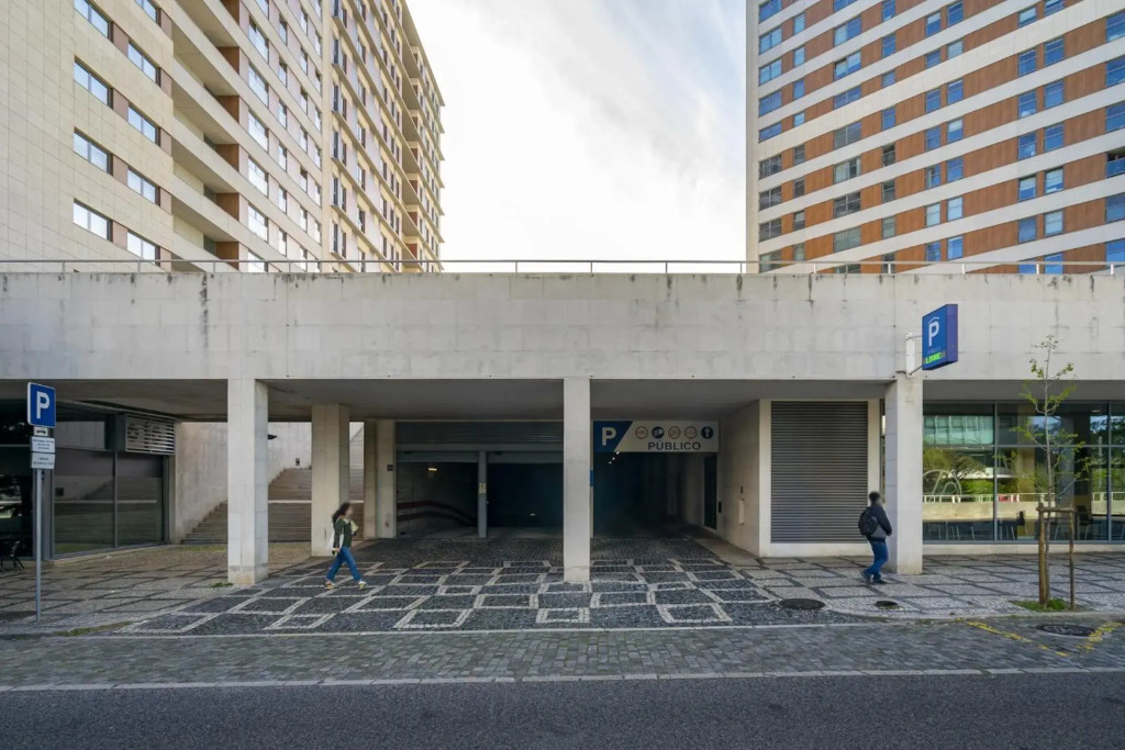 WHome @Panoramic Living w/ Elevator, AC, Garage perfect for Families & Business Travellers