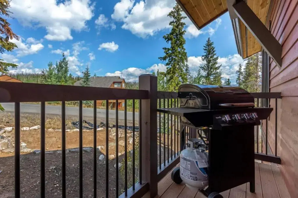 Treehouse Village 323
