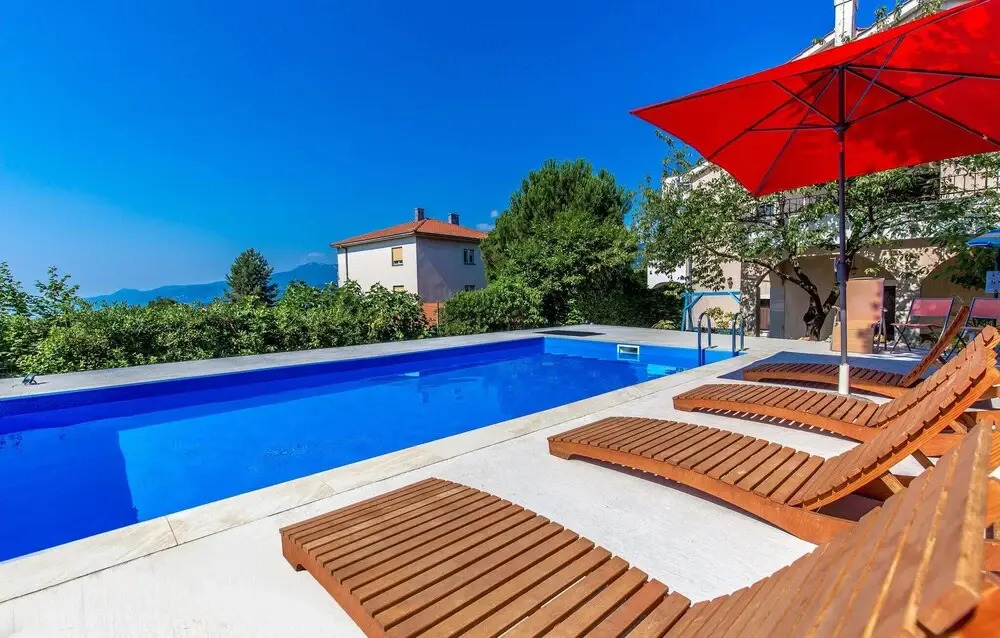 Pet Friendly Home In Spincici