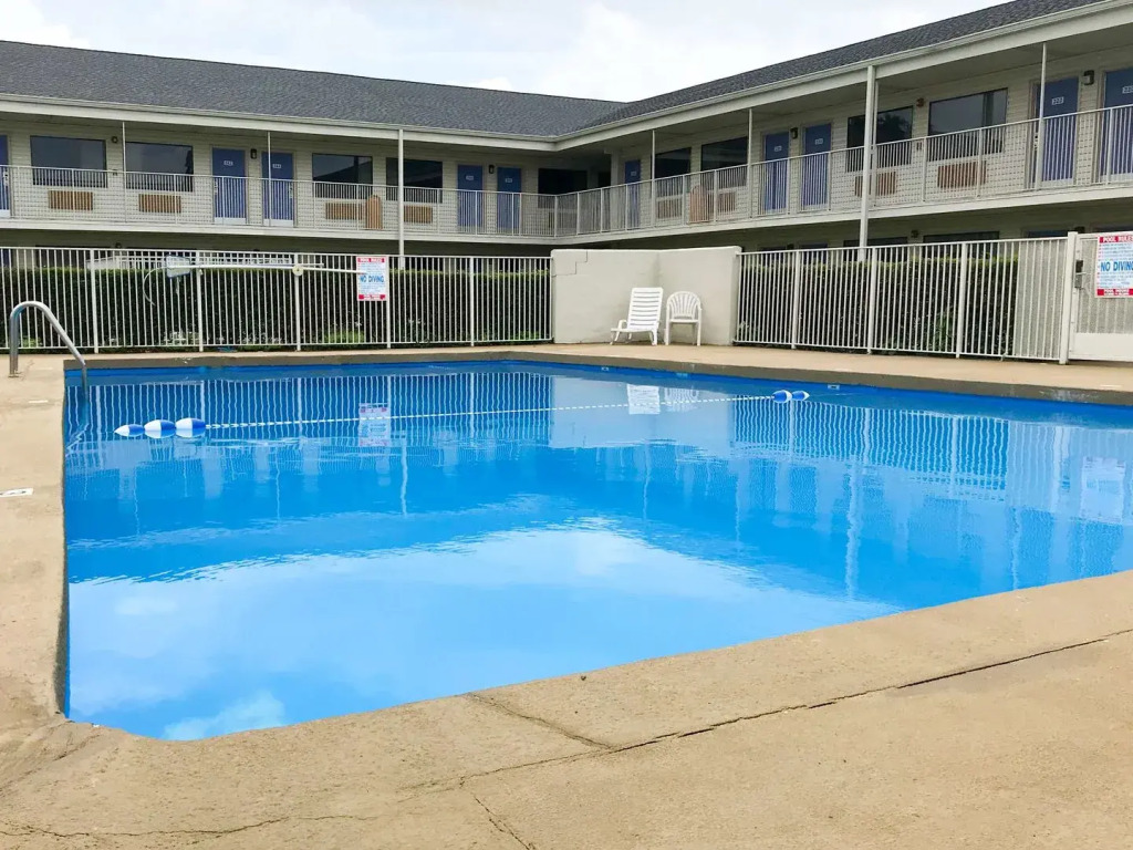 Motel 6-Anniston, AL