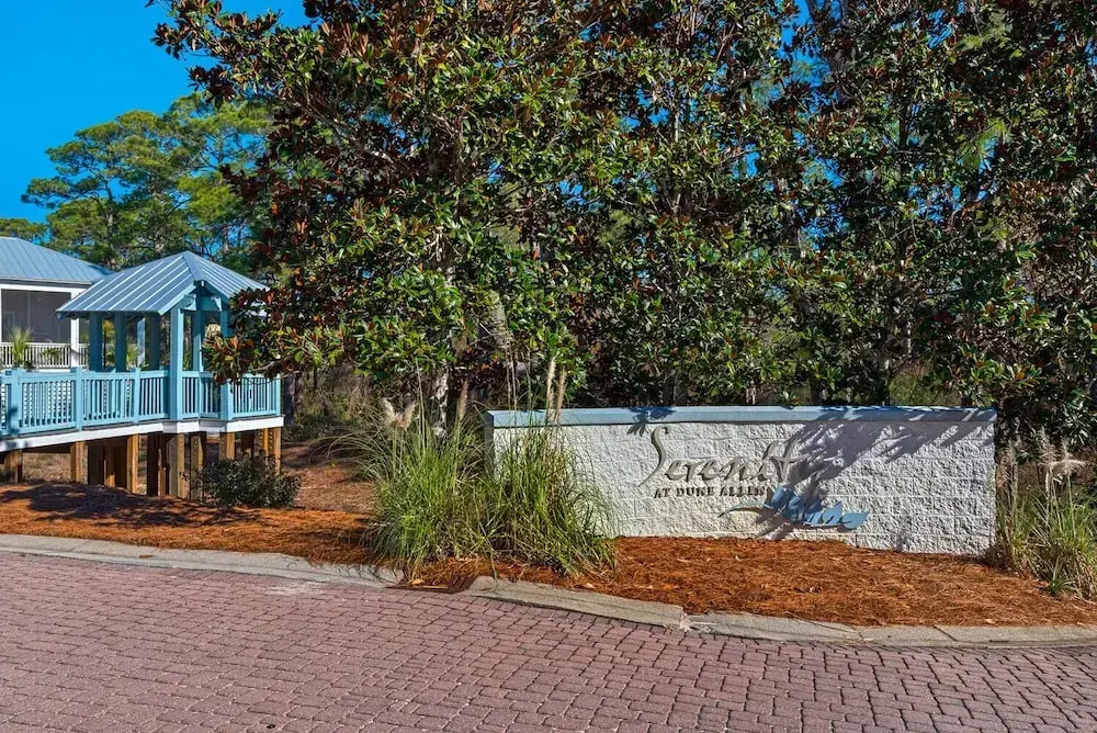 6-seater Golf Cart, Sleeps 16, Close to the Beach!