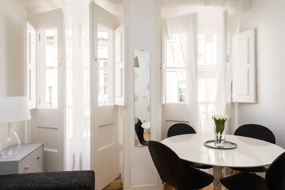 Remodeled Historic Apartment in Bairro Alto