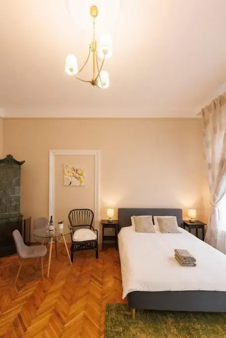 Bright Studio in Old Town