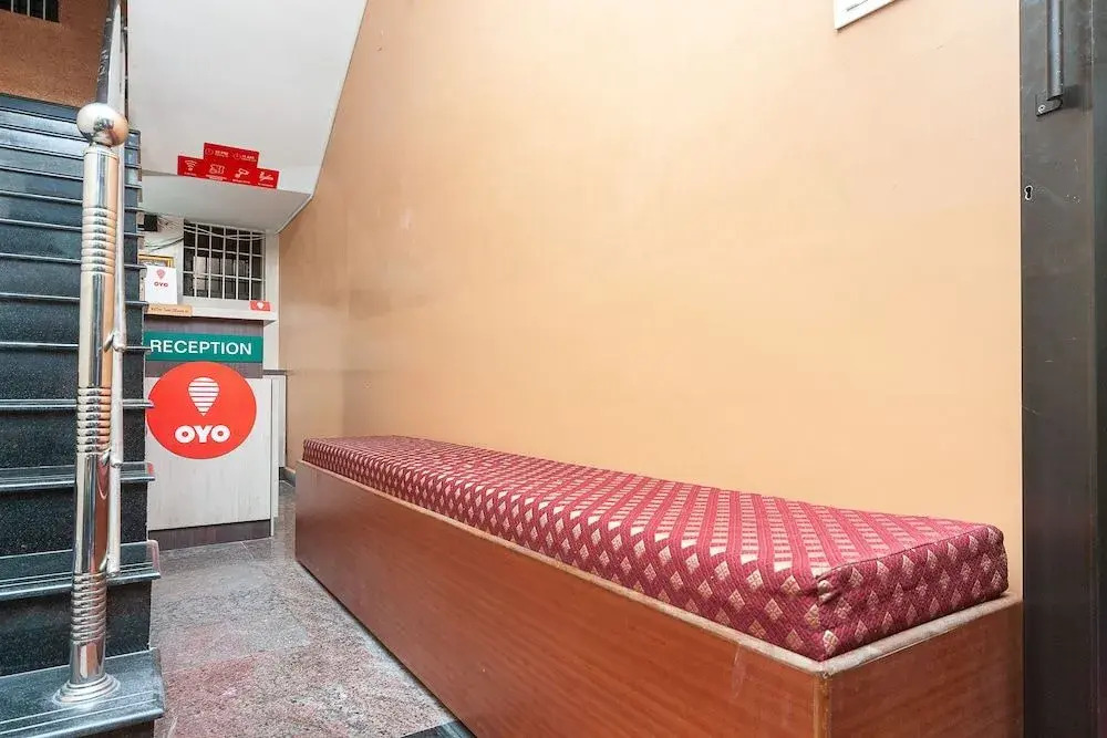Oyo 29278 Sri Laya Guest House