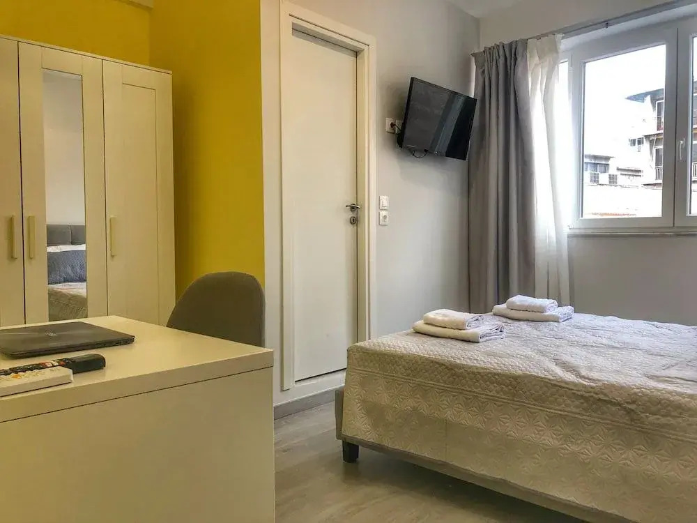 Raise Boutique Rooms in the Center of Athens