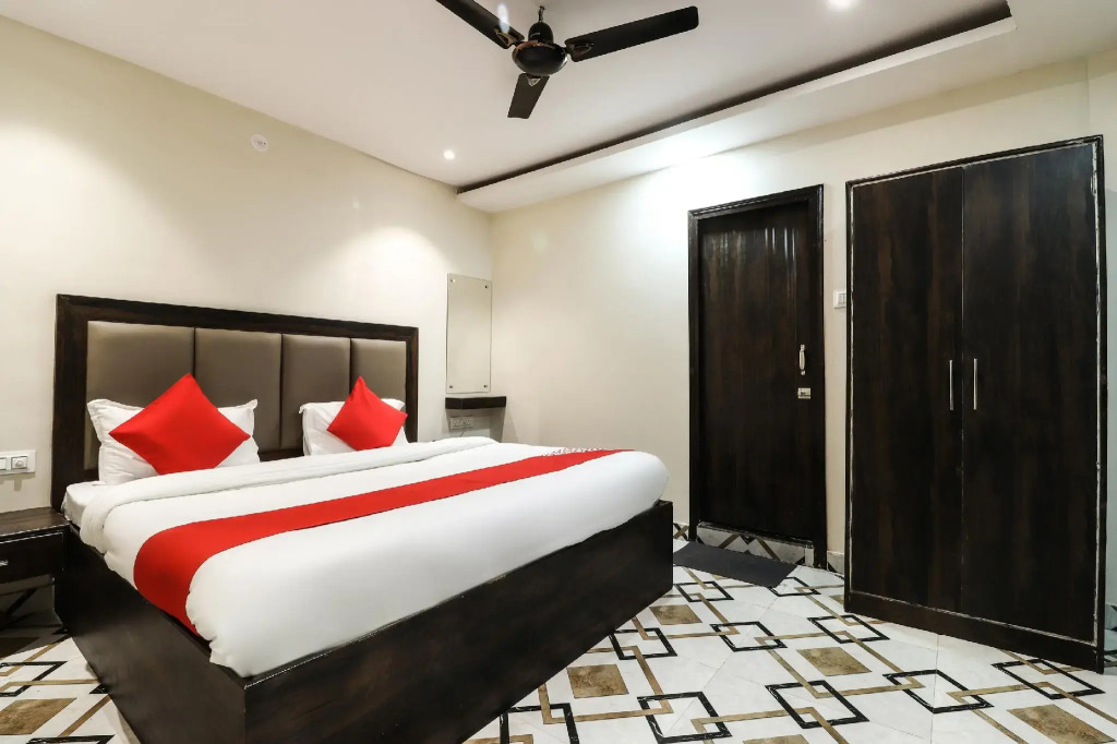 OYO 62485 Hotel City Palace
