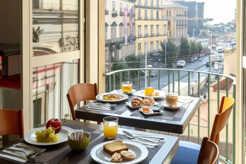 Napolitamo Hotel Medina