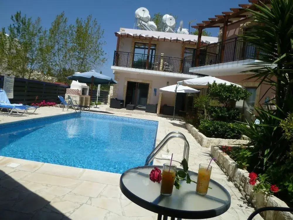 Avra Family Maisonettes
