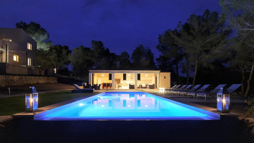 Villa Pins