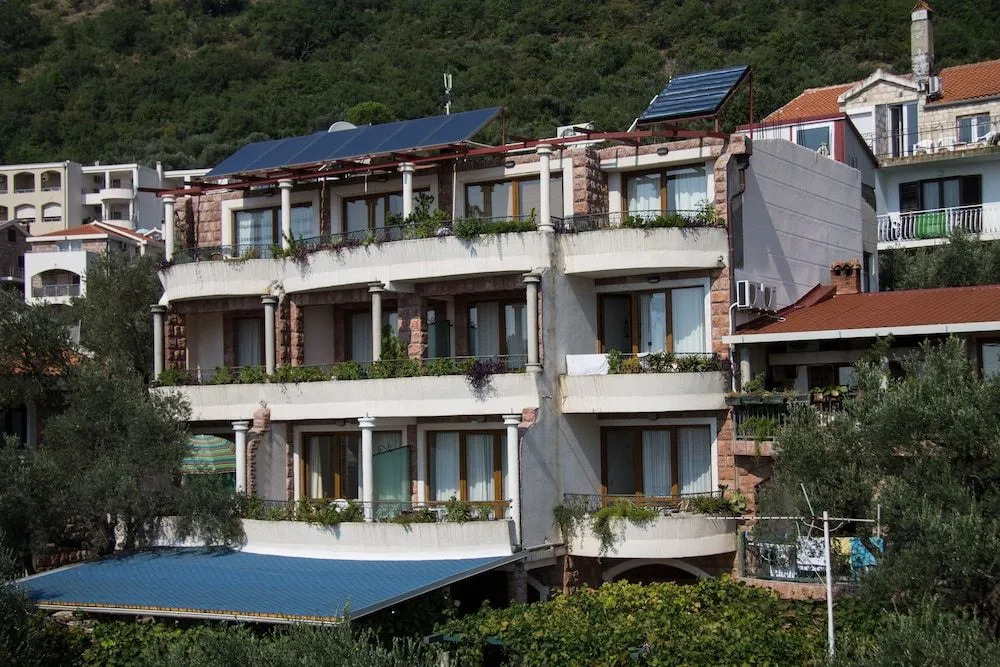 Apartments and Rooms Levantin Inn