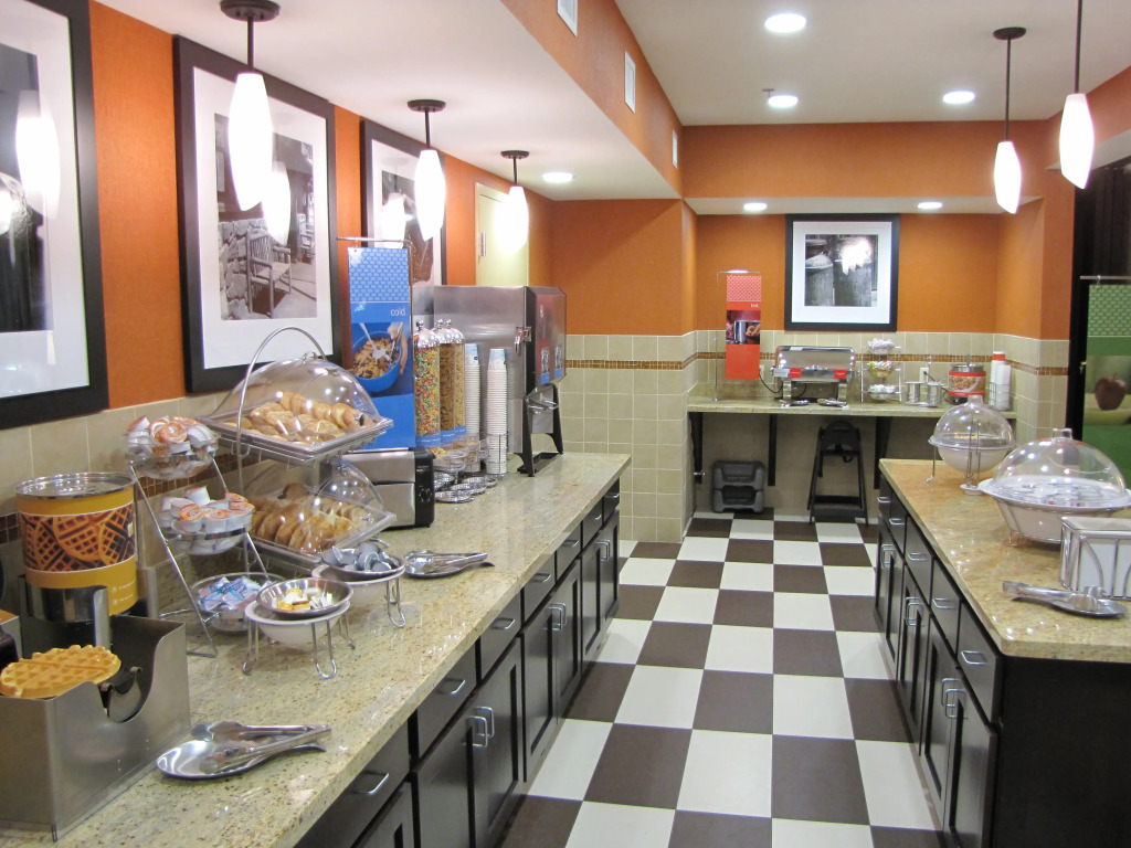 Hampton Inn & Suites Jamestown, ND