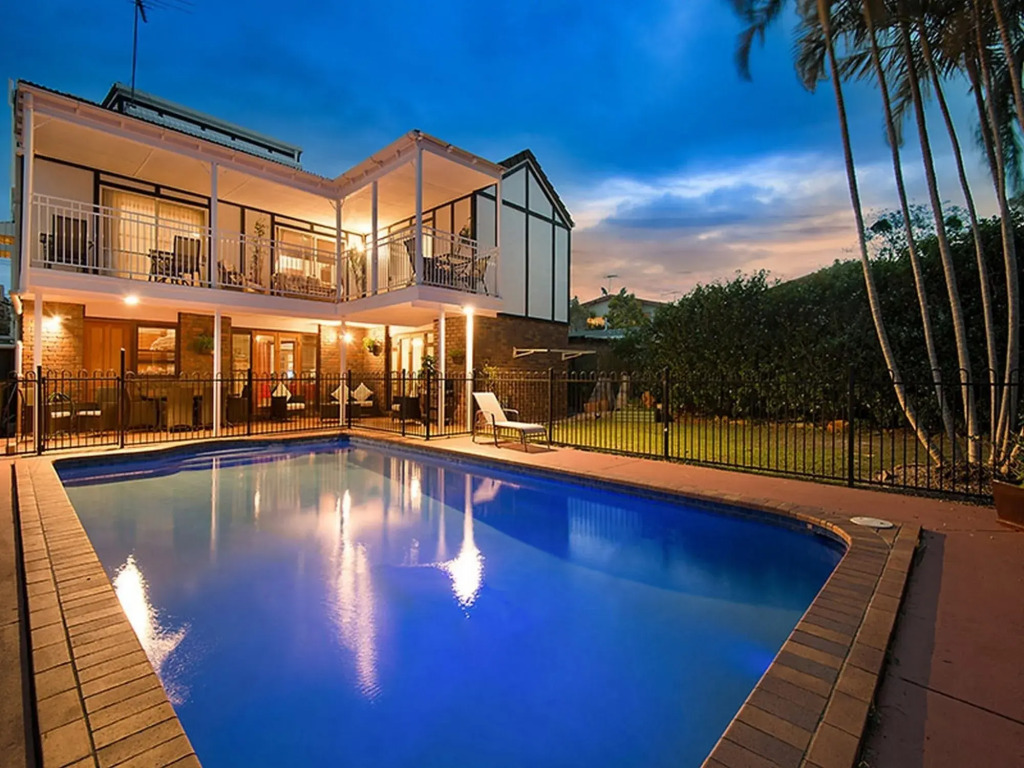 Ainslie Manor Guest House