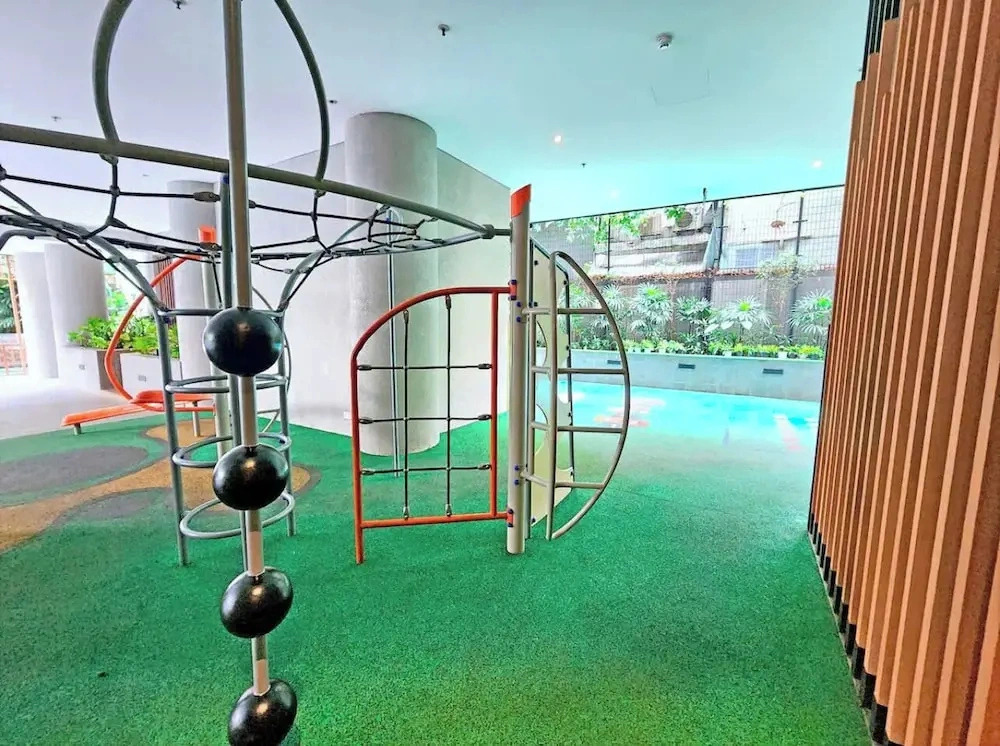 Zenity & D1 Mension Apartment by NIDOVA