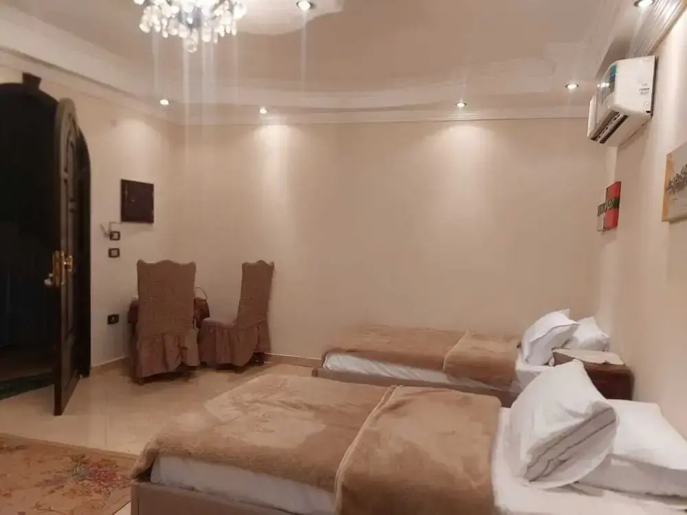 Queen of the pyramids hotel