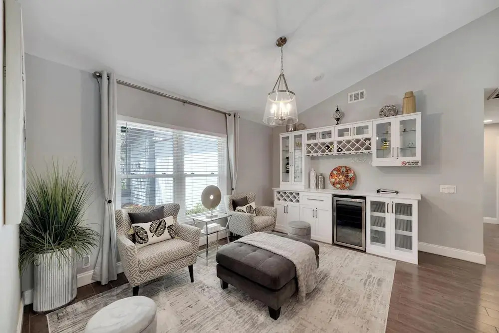 1331 Normandy Cir