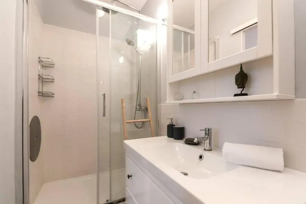 Barcelonaforrent Alessandra Central Ramblas Apartment