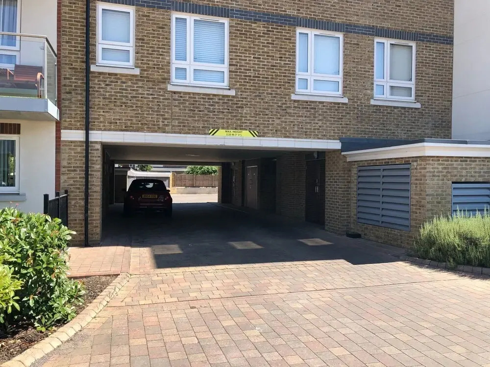 Queens Court Apartment