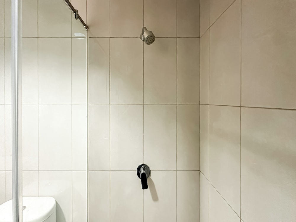Lovely And Vibrant 2Br Space At Praxis Apartment
