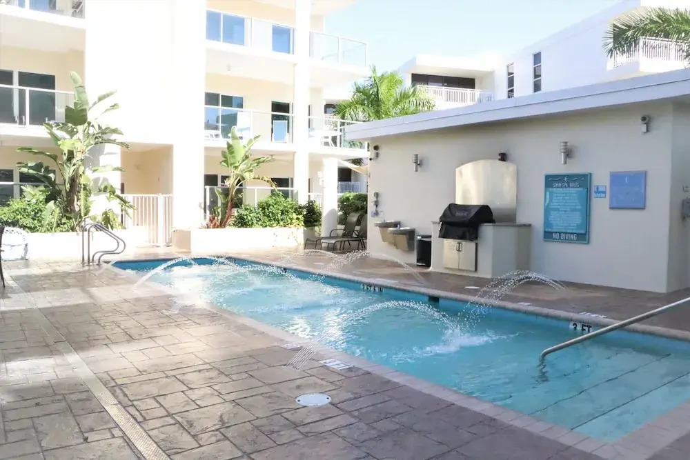 Crescent Siesta Key - 503 3 Bedrooms 2 Bathrooms Condo