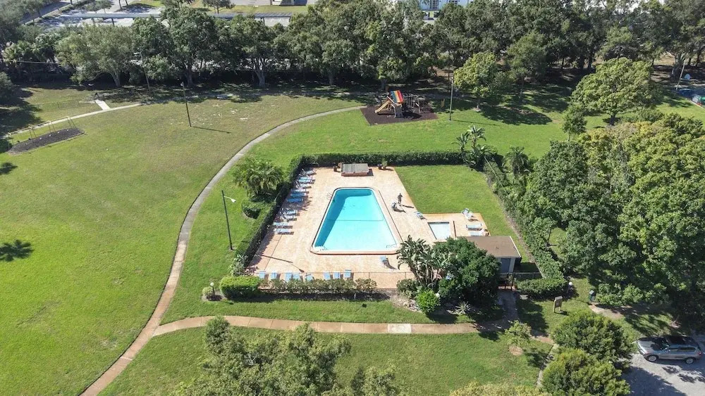 The Capri Villa - Stay for 6