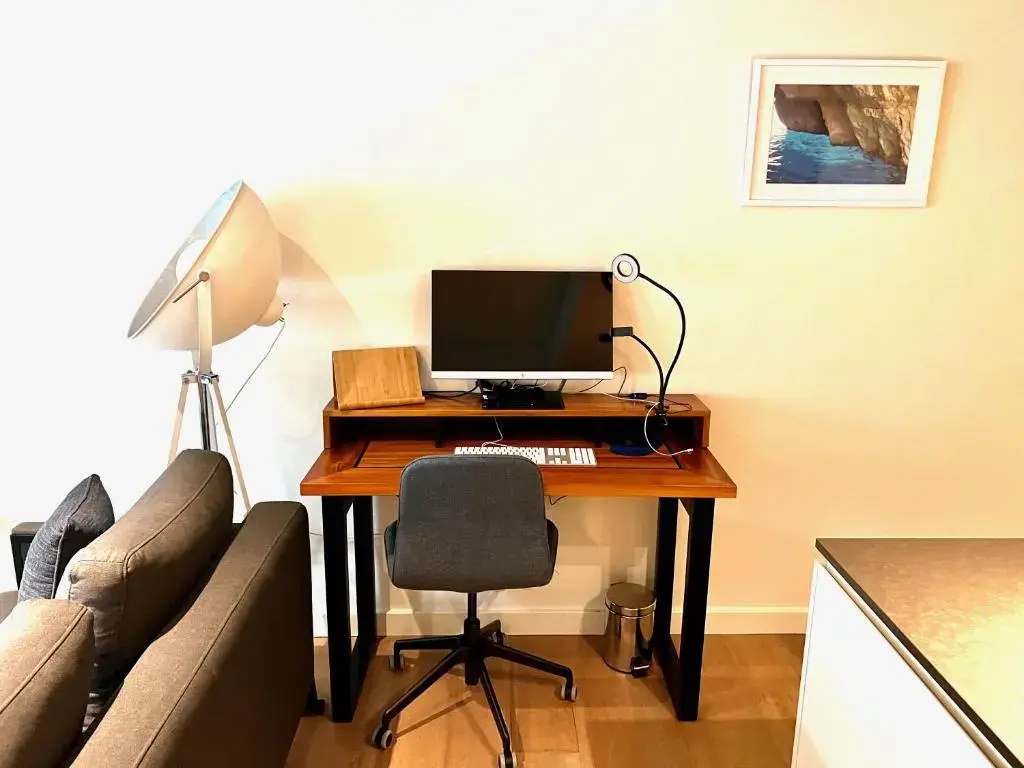Lovely 1 bedroom apartment in Crows Nest