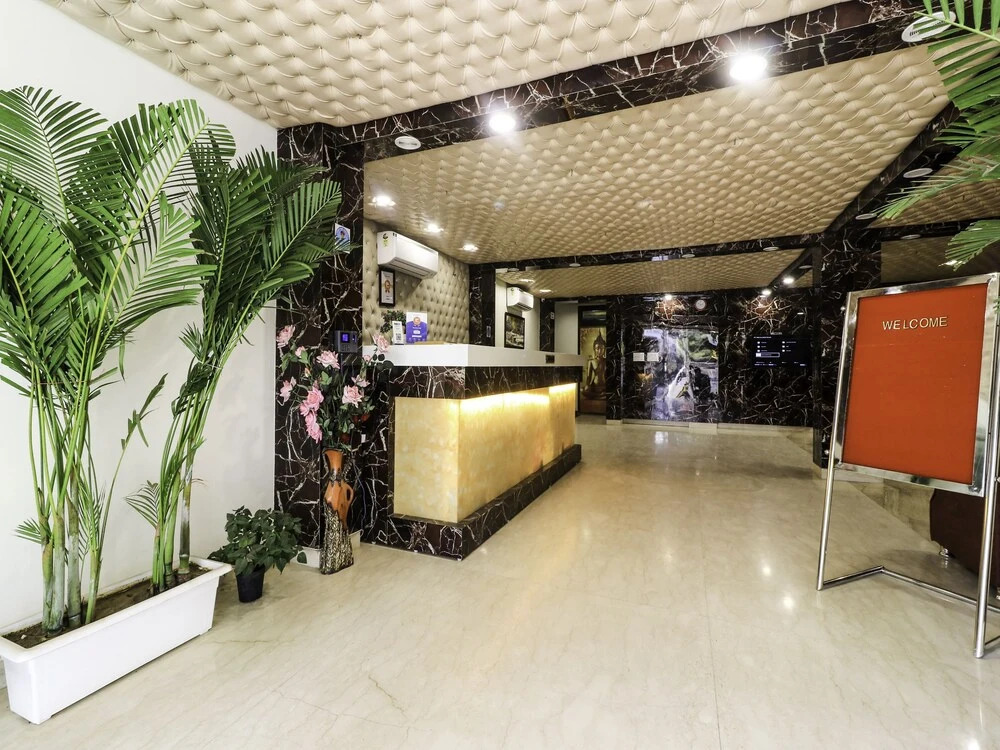 OYO 28722 The Prince Hotel