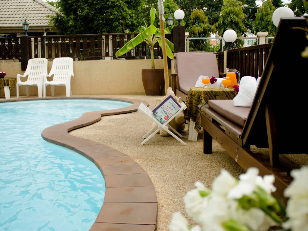 Hua Hin White Villa Hotel - SHA Certified